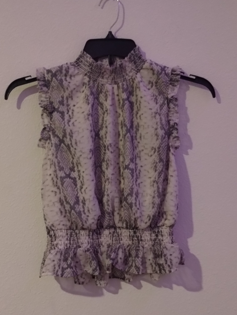 Japna Sleeveless Snake-Print Ruffled Mock Neck Top - White/Gray